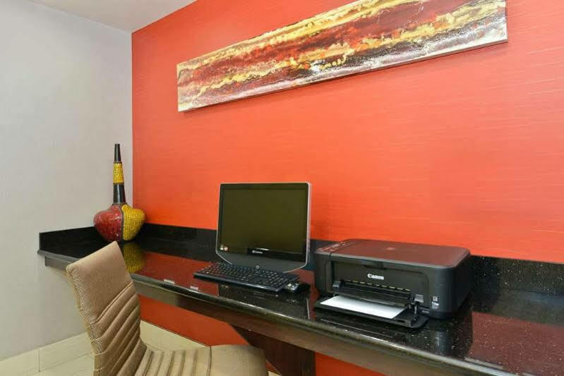 Best Western La Place Inn Ngoại thất bức ảnh